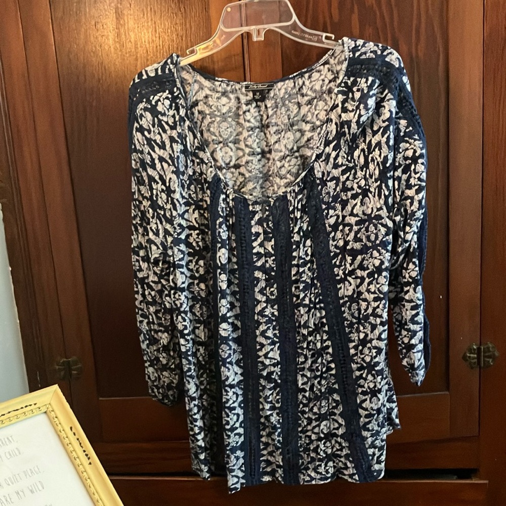 Lucky Brand  Relaxed Blouse w Gorgeous Details